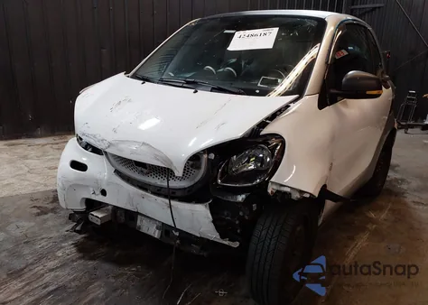 2016 Smart Fortwo Passion/Prime/Proxy/Pure from USA, damaged, VIN WMEFJ5DA8GK126176